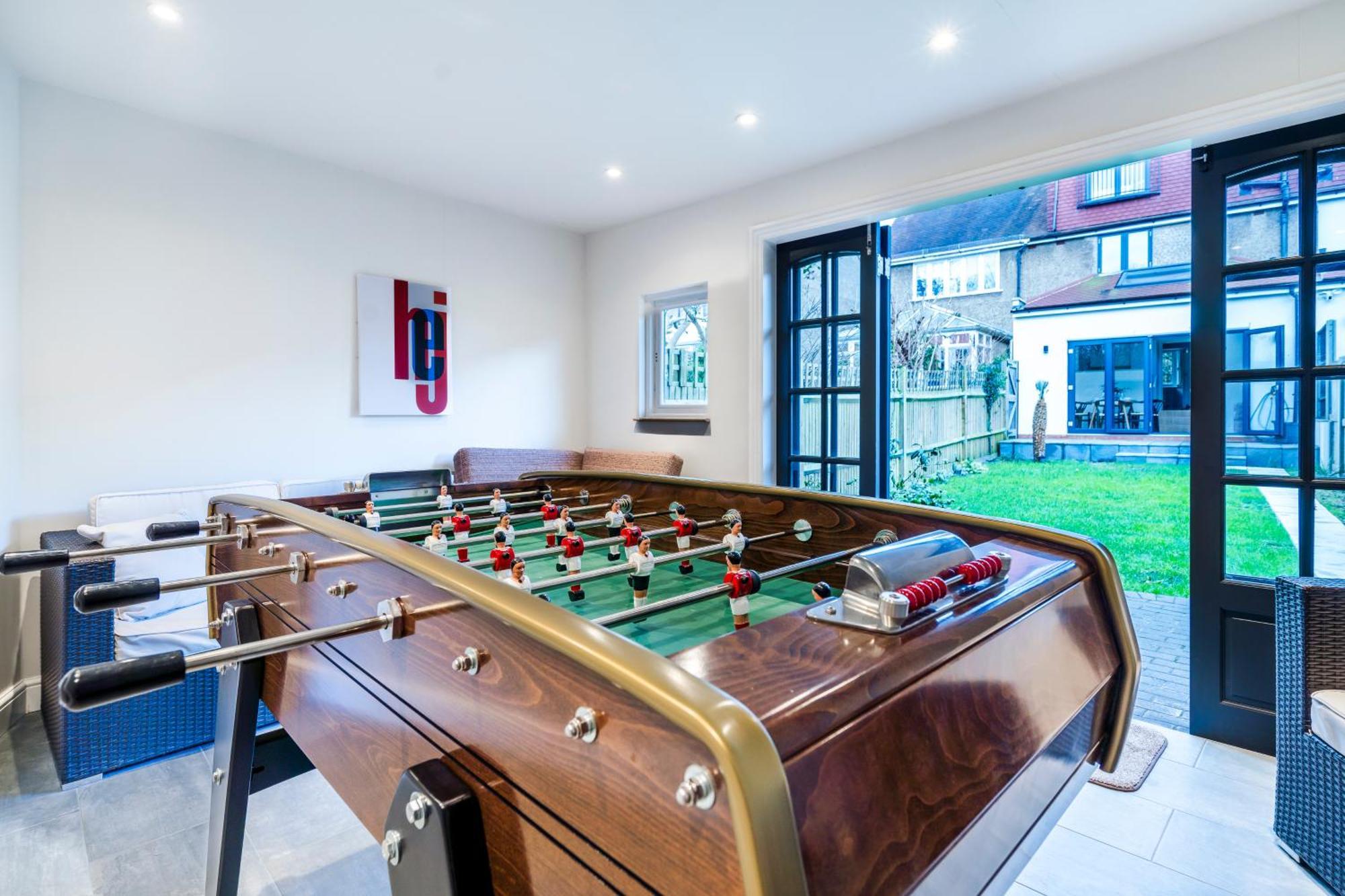 Cozy 3 Bedroom Terrace Cottage In Epsom Exterior foto